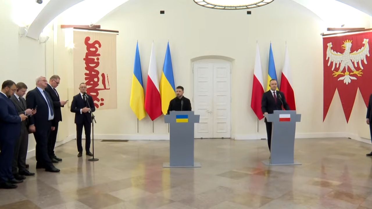 Під час спільної пресконференції.