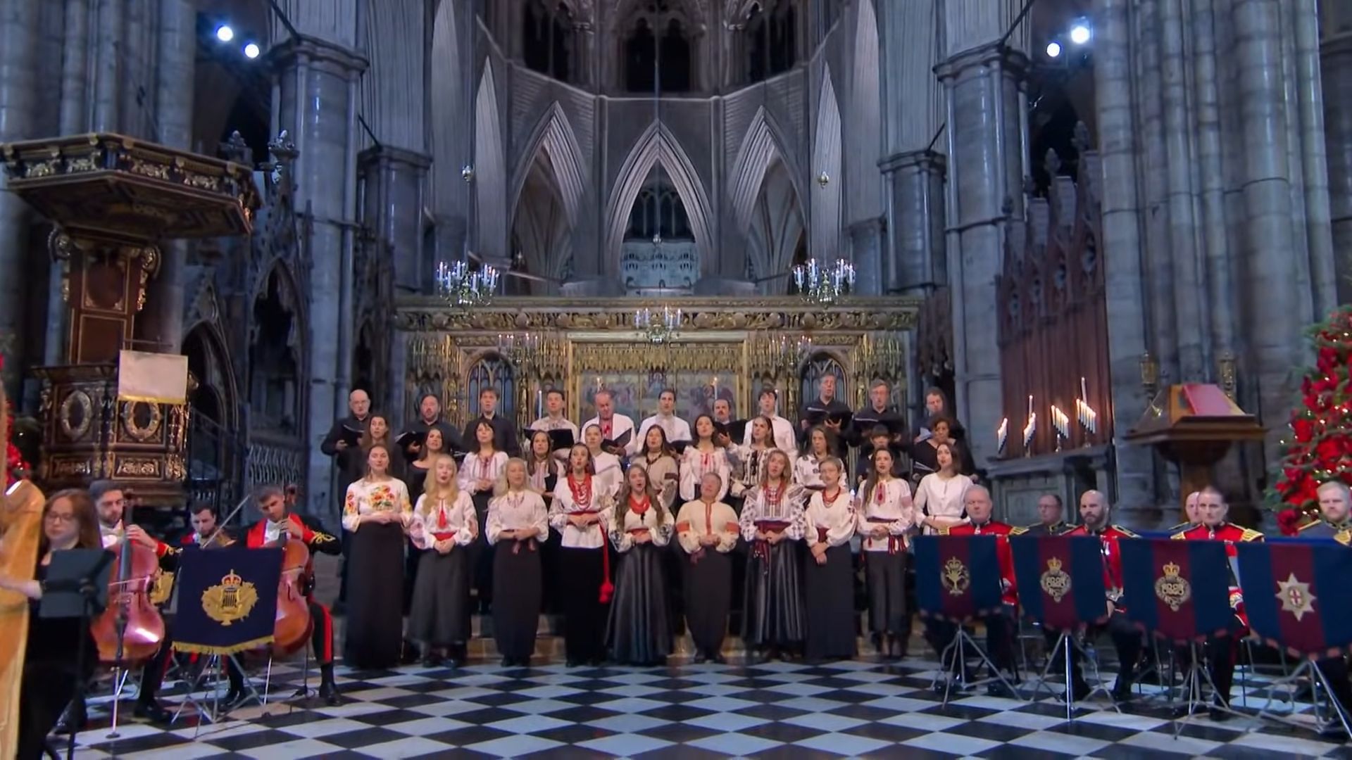 Учасники хору «Пісні для України» на Різдво виступили для мільйонів глядачів наприкінці щорічного звернення короля Великої Британії Чарльза III.