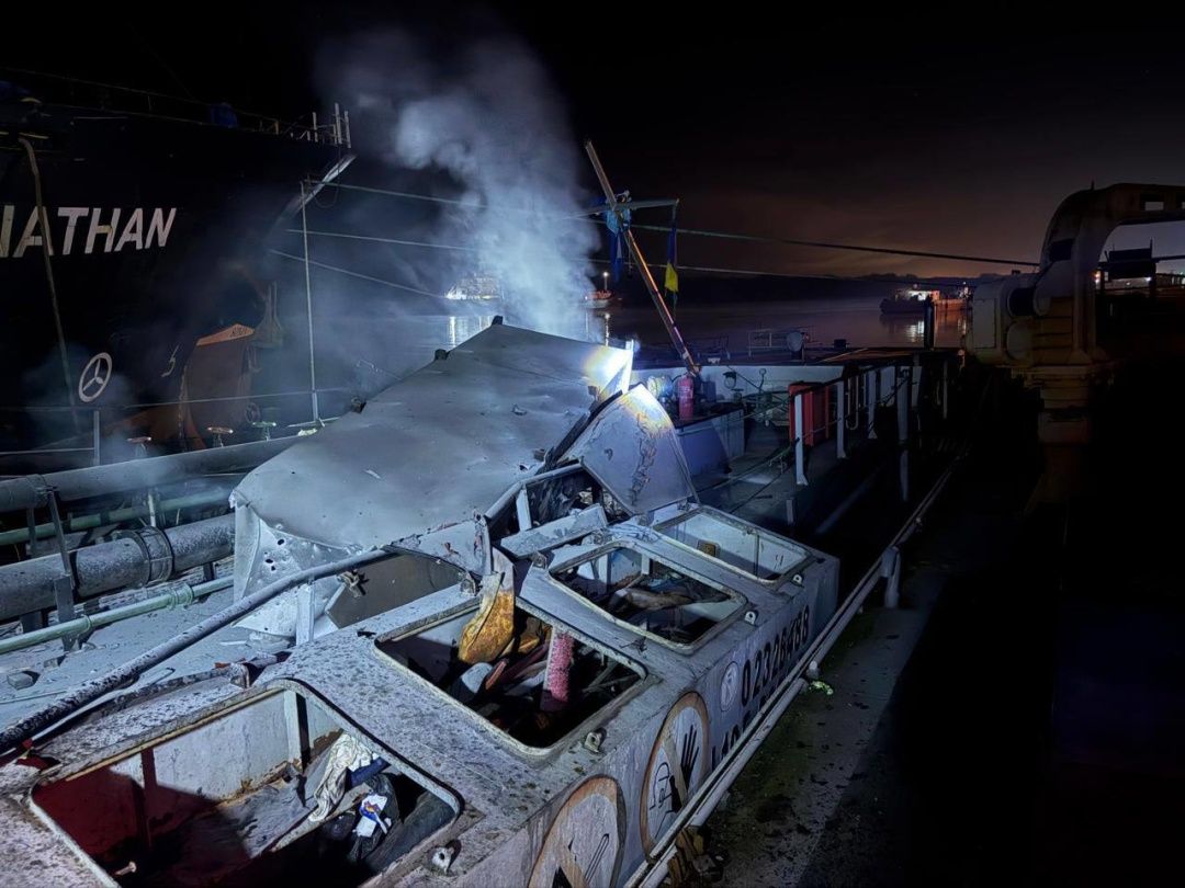 Ворог продовжує свої спроби знищити логістику морськими портами України та підірвати економіку та продовольчу безпеку.