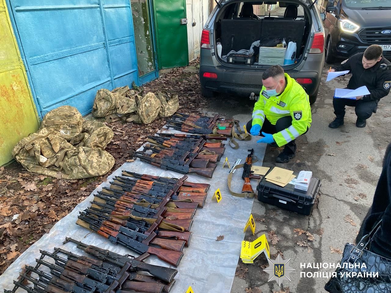 Ліквідовано масштабний канал нелегального збуту зброї – Нацполіція, фото