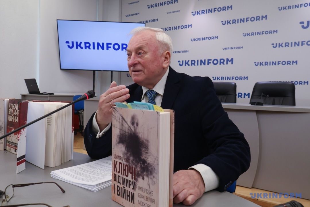 Правдиве слово — найпотужніша зброя. Про книги Дмитра Чобота