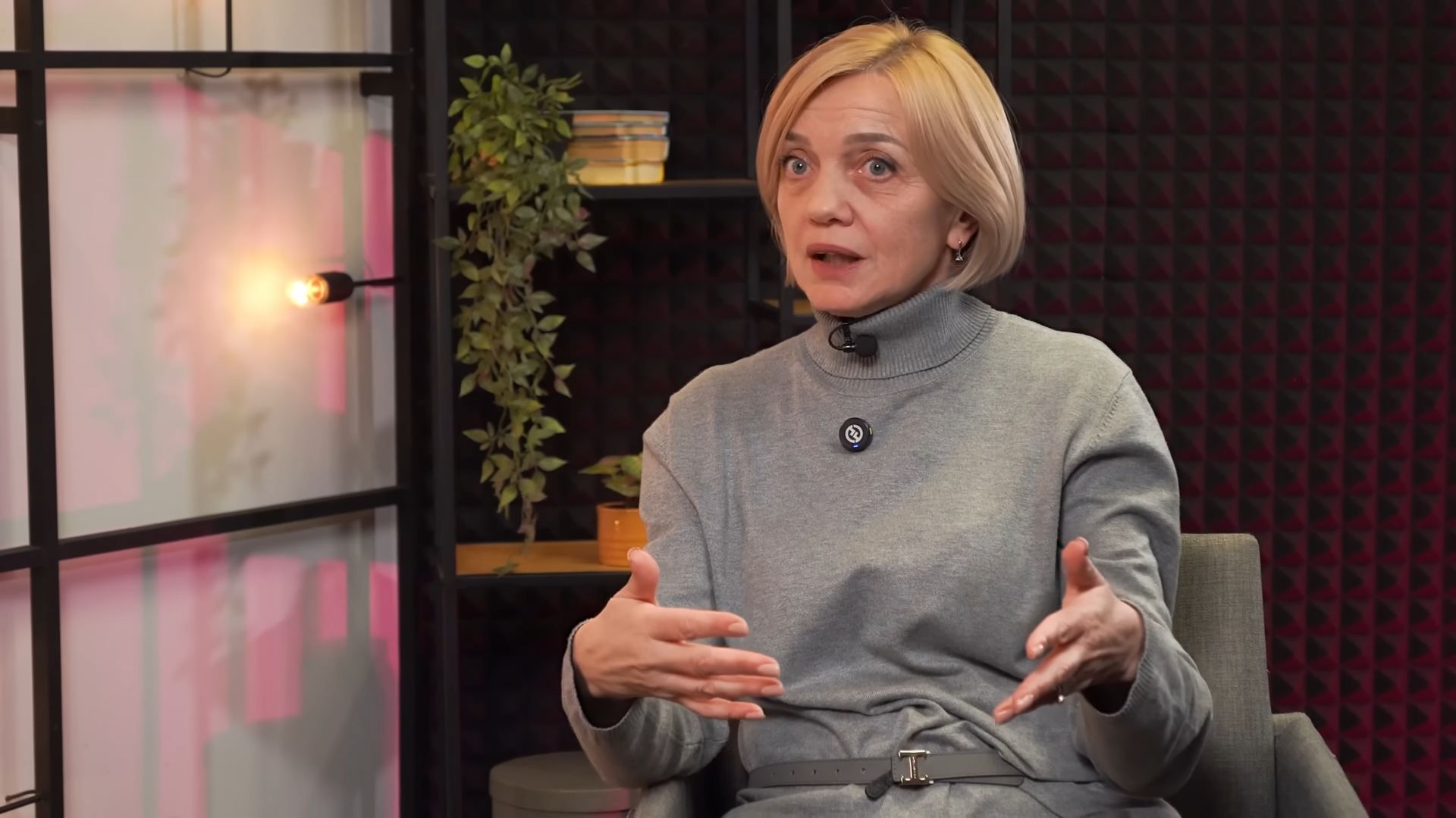 Мовна омбудсменка Олена Івановська. У 2025 році до мовної омбудсменки надійшло понад 3000 звернень, найбільше щодо порушень у Києві.