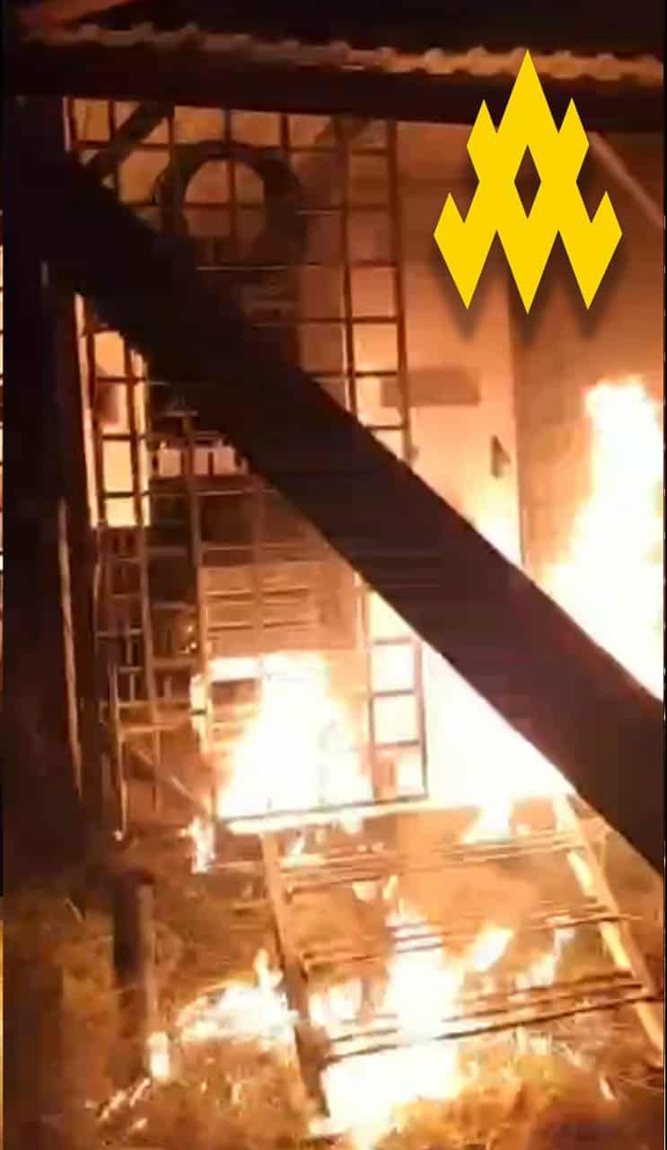 Палаюча вежу зв'язку ППО в Московській області.