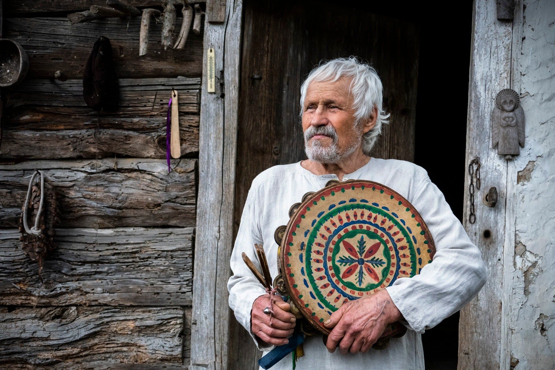 Земля і кольори наїву. У Києві показують роботи Івана Приходька