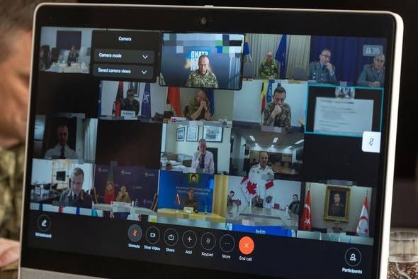Сирськи взяв участь у черговому засіданні головнокомандувачів збройних сил держав — членів «Коаліції охочих», що відбулося у форматі відеоконференції.