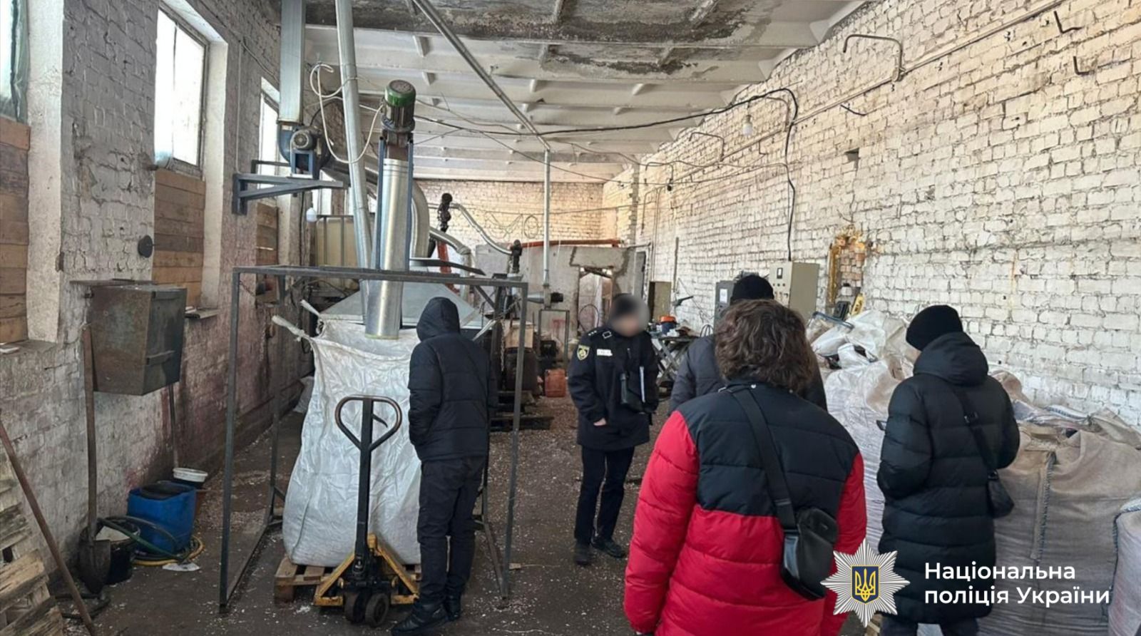 У мерії Дніпра та 3 областях обшуки: поліція каже, що розслідує розкрадання.