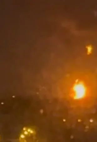 У російській Пензі після атаки БпЛА горить велика нафтобаза, яка належить Роснєфті.