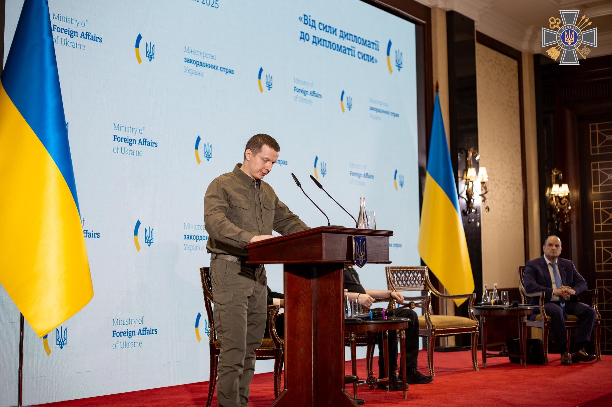 За словами Луговського, російське командування не рахується із втратами у живій силі.