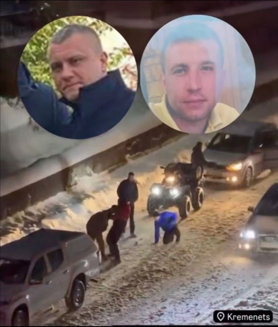 Військові захищають, інші — бикують на квадроциклах.