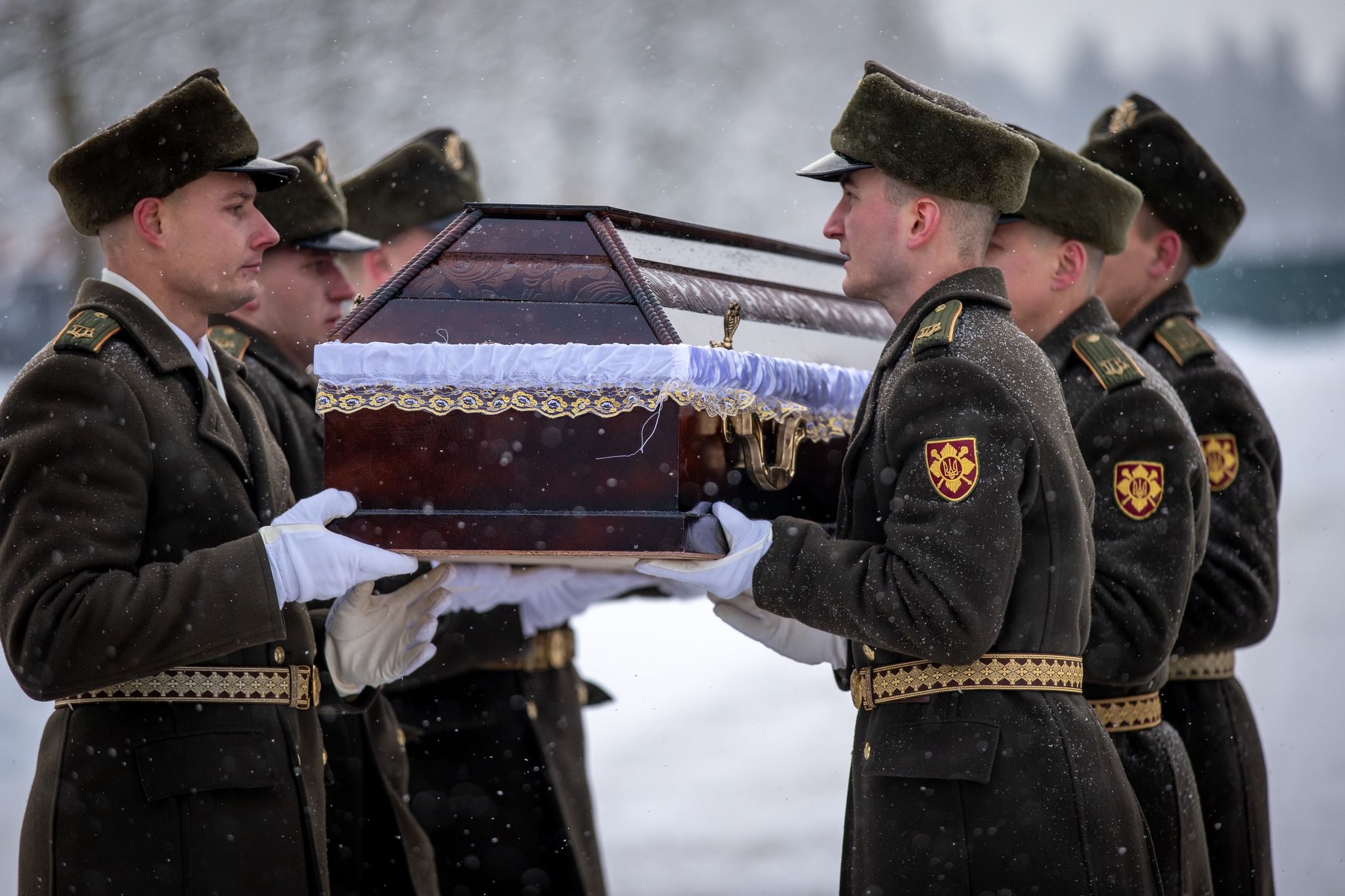 Українські військові критикують рішення Верховного суду щодо Національного меморіального кладовища.