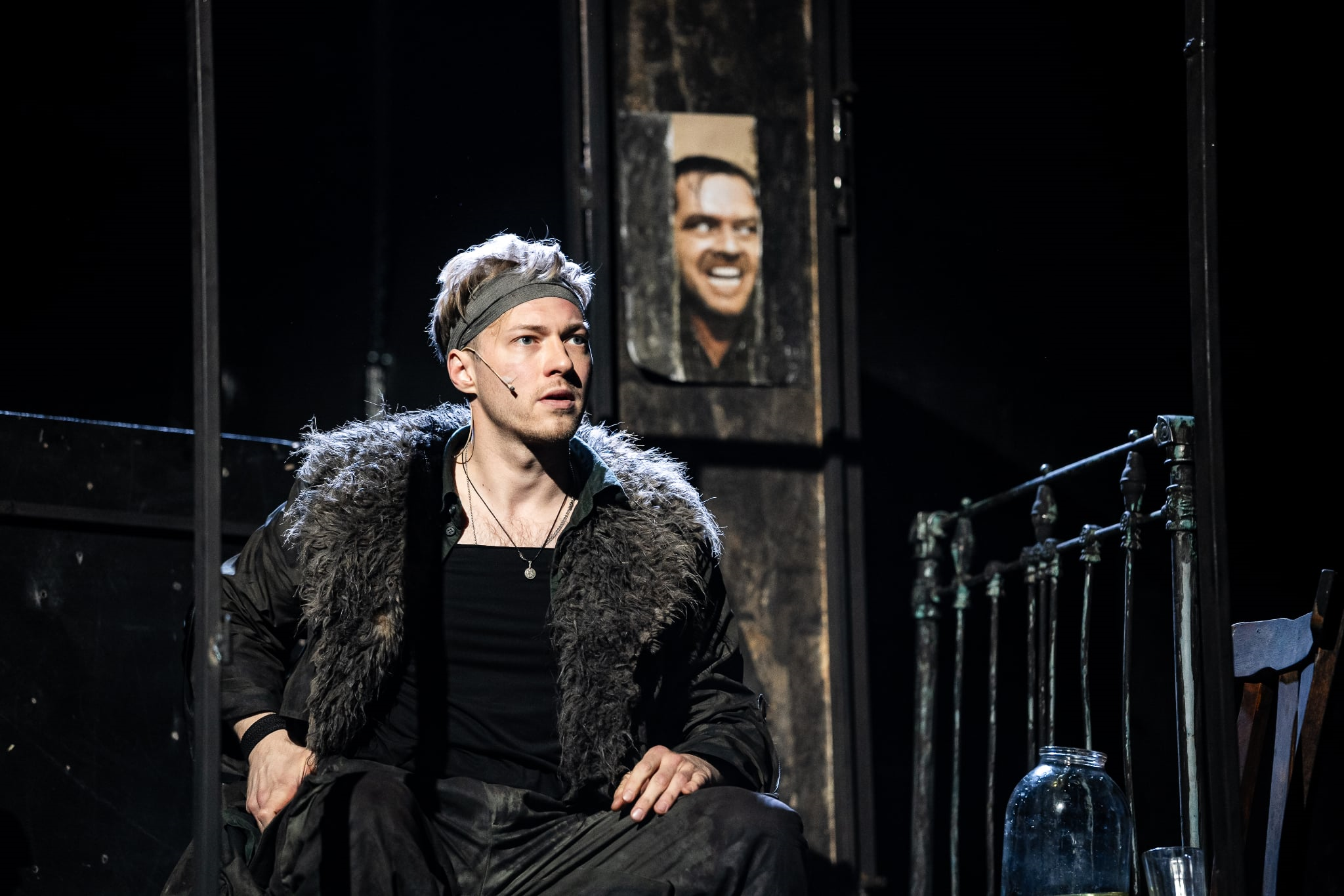 Демони у кабріолеті. Виставу «Я бачу, вас цікавить пітьма» режисера Максима Голенка покажуть у 14 містах