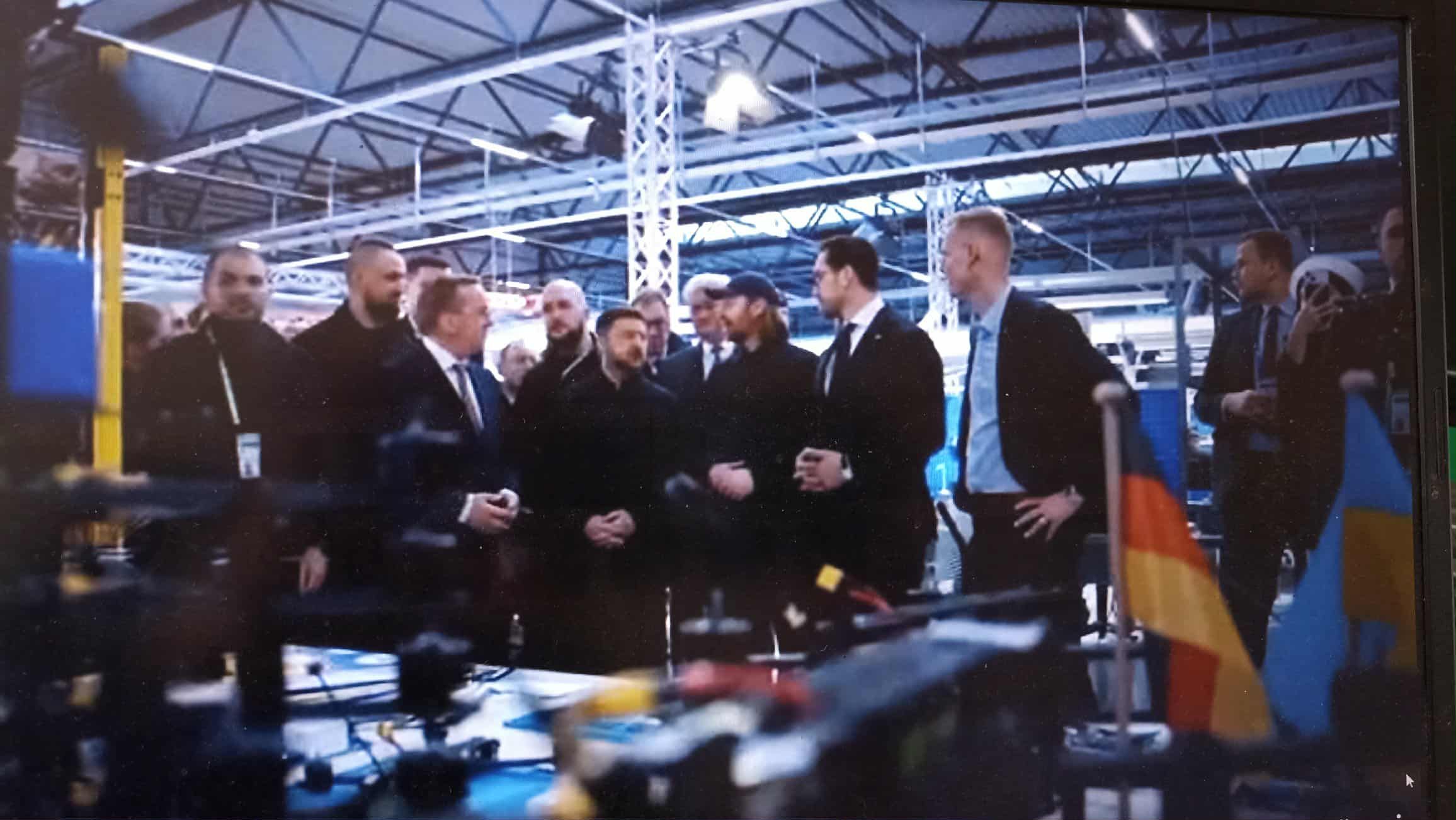 Зеленський відвідав перше німецько-українське підприємство по виготовленю дронів (10 тис. передадуть в ЗСУ вже цьогоріч).