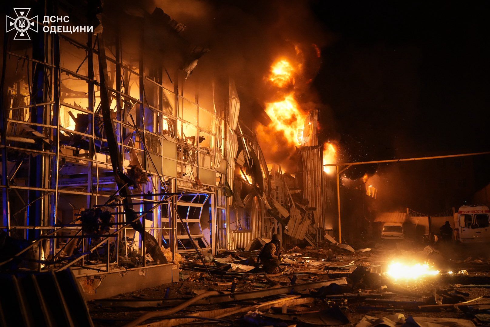 Наслідки масованої атаки ударними безпілотниками росіянами по Одесі та області.