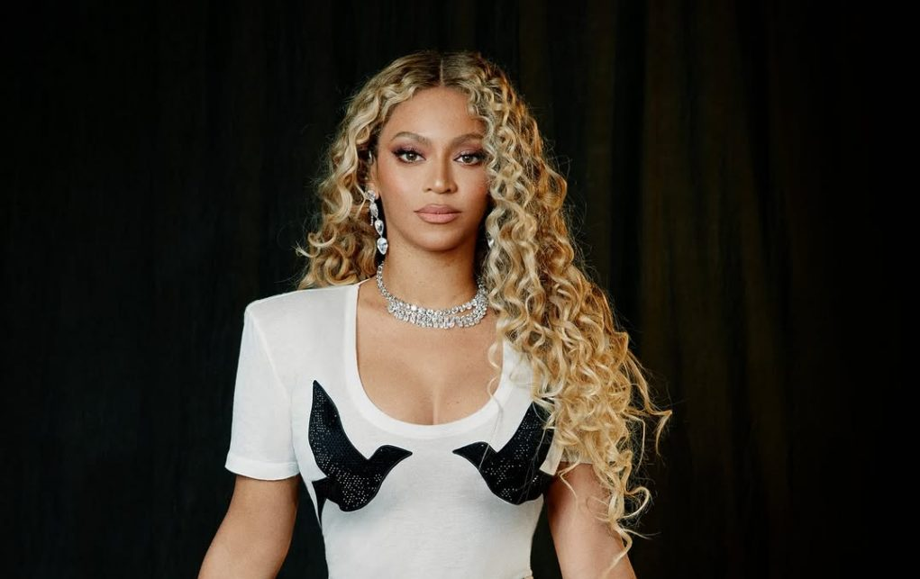 Стримана та елегантна. Бейонсе в оновленому образі