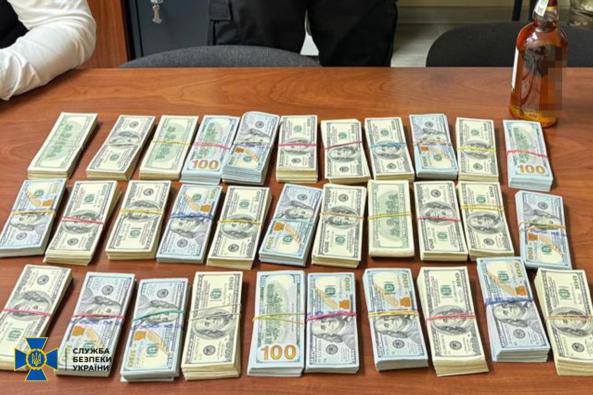 Внутрішня безпека СБУ викрила на оборудках з оборонними коштами високопосадовця Повітряних Сил ЗСУ та очільника управління Служби безпеки у Житомирській області