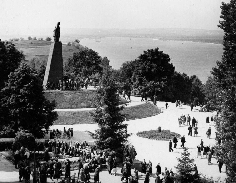 Могила Тараса Шевченка в Каневі.