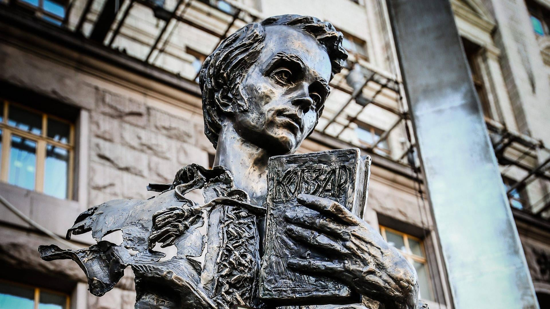 Поможи нам, ізбави нас вражої наруги