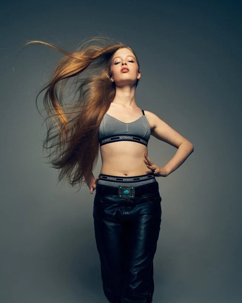 Вівіан Дженна не хоче мати нічого спільного зі своїм  біологічним батьком Ілоном Маском.