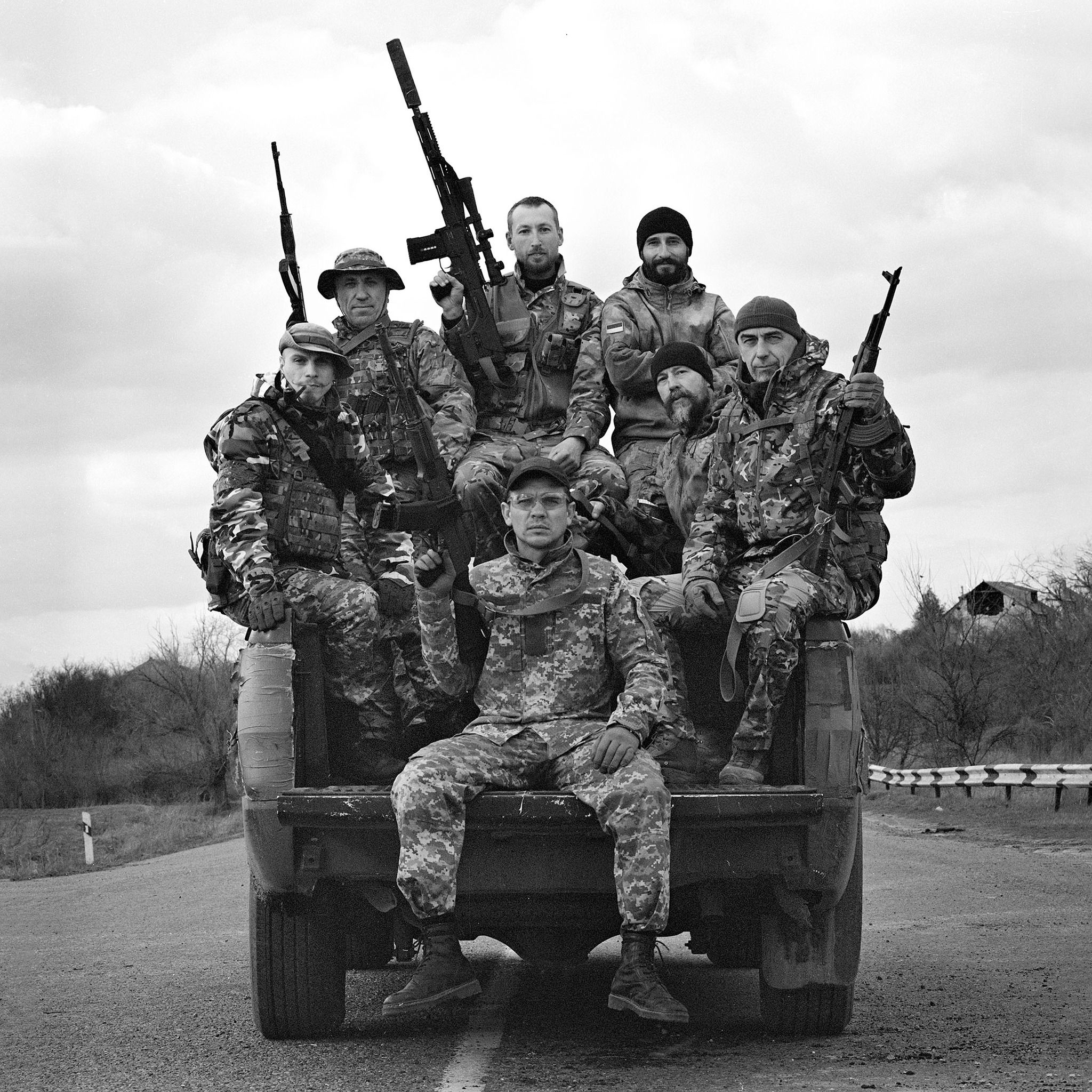 14 березня в Україні відбувається вшанування добровольців – людей, які не були військовими за професією, але в критичний для держави момент без повісток чи примусу, добровільно «поставили на паузу» своє попереднє життя й узяли до рук зброю, щоб захис