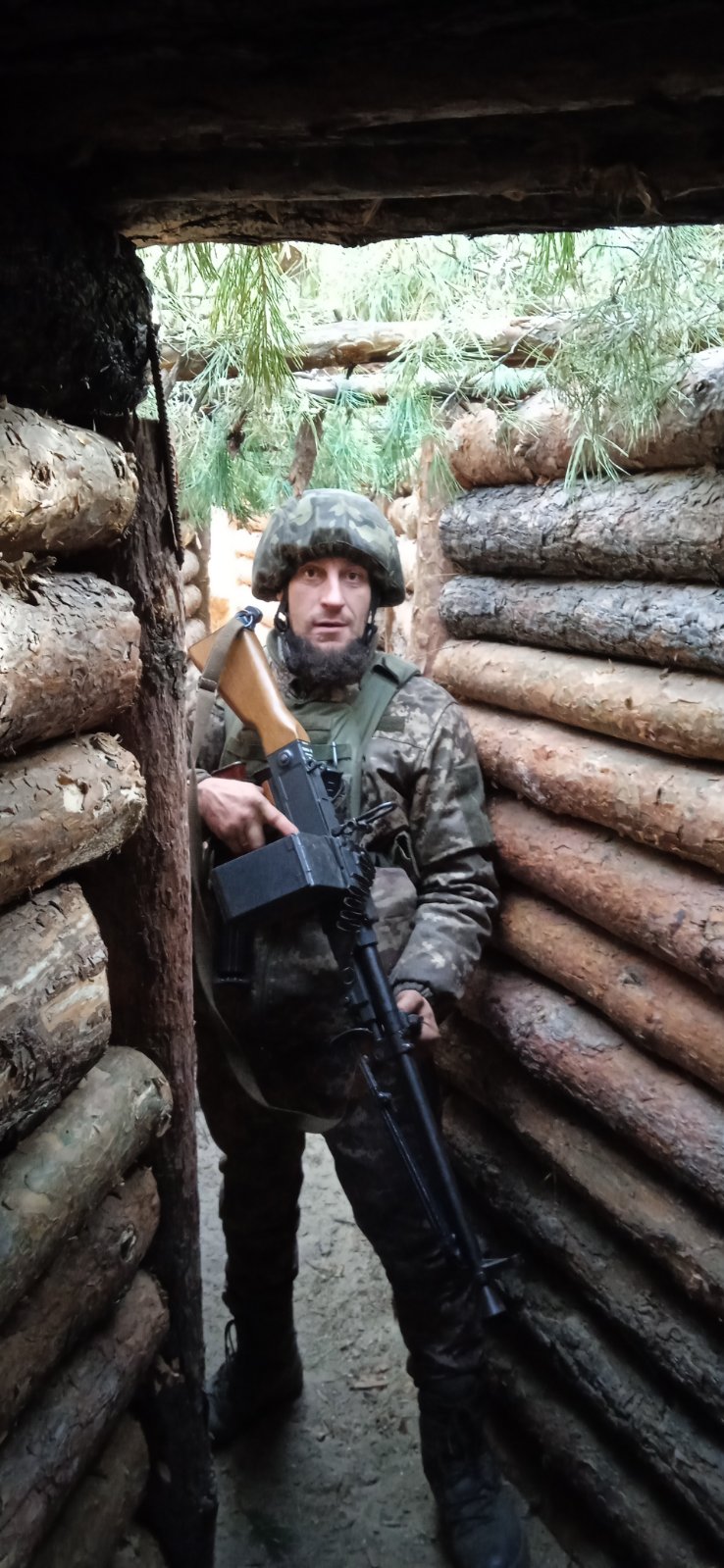 За 5 хвилин — 100 разів підняв 16-кілограмову гирю. Молодий ветеран з інвалідністю добився вражаючих успіхів у спорті