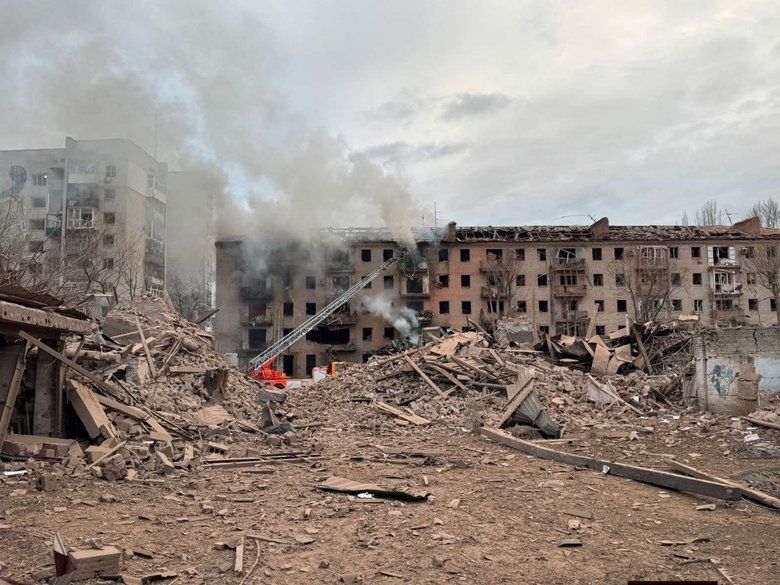 Рашисти вдарили ФАБ-1500 по центру Слов’янська: зруйновано історичну пам’ятку,