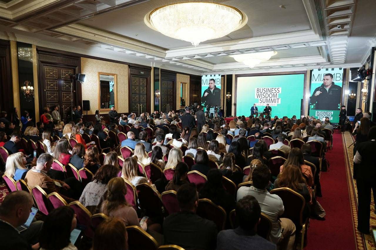 Буданов під час виступу на Business Wisdom Summit.