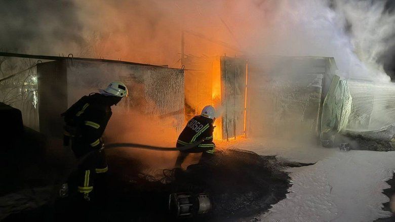 Цієї ночі російські терористи знову масовано атакували мирну Одещину ударними безпілотниками.