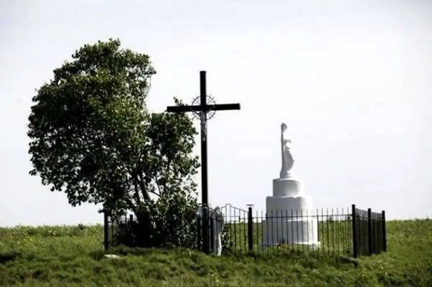 На території колишніх сіл Острівки та Воля Островецька Волинської області розпочались пошукові роботи.