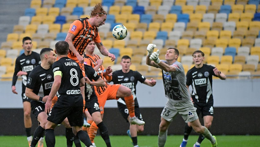 На шляху до досконалості. В УПЛ «Шахтар» — знову в лідерах, а на євроарені зіграє в півфіналі Кубка конференцій