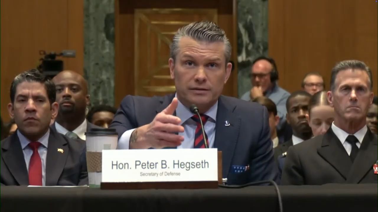 Міністр оборони США Піт Гегсет під час слухань у комітеті Сенату.