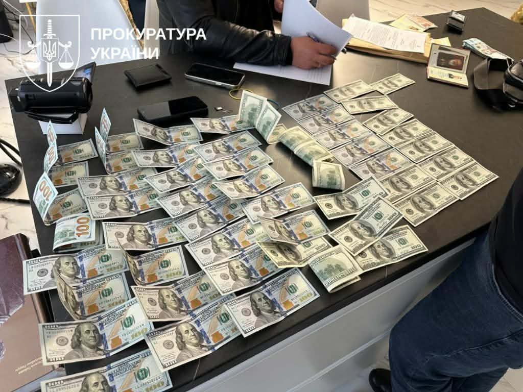 Масштабна операція з очищення системи Національної поліції від корупції: викрито схему прикриття «порноофісів» у трьох областях.