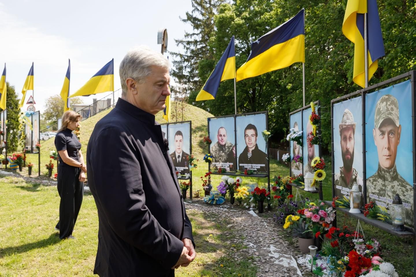 Порошенко вважає, що виклики, які стоять перед Україною, можна подолати лише спільно.