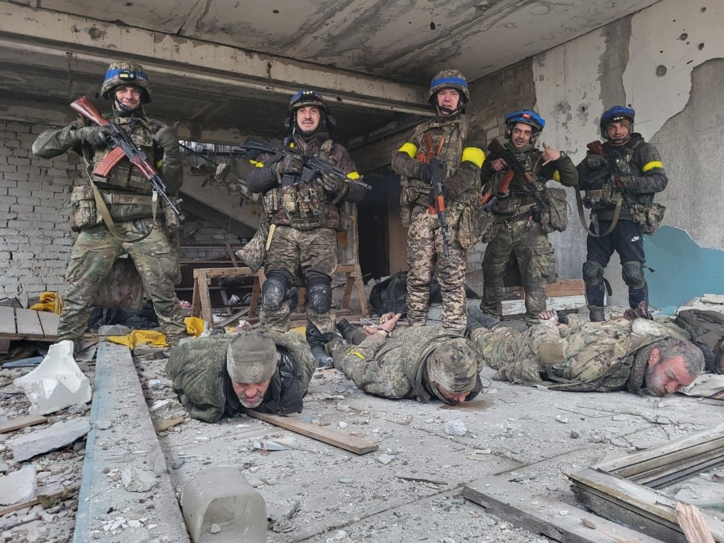 За взяття в полон військовослужбовця противника передбачена винагорода 100 000 гривень.
