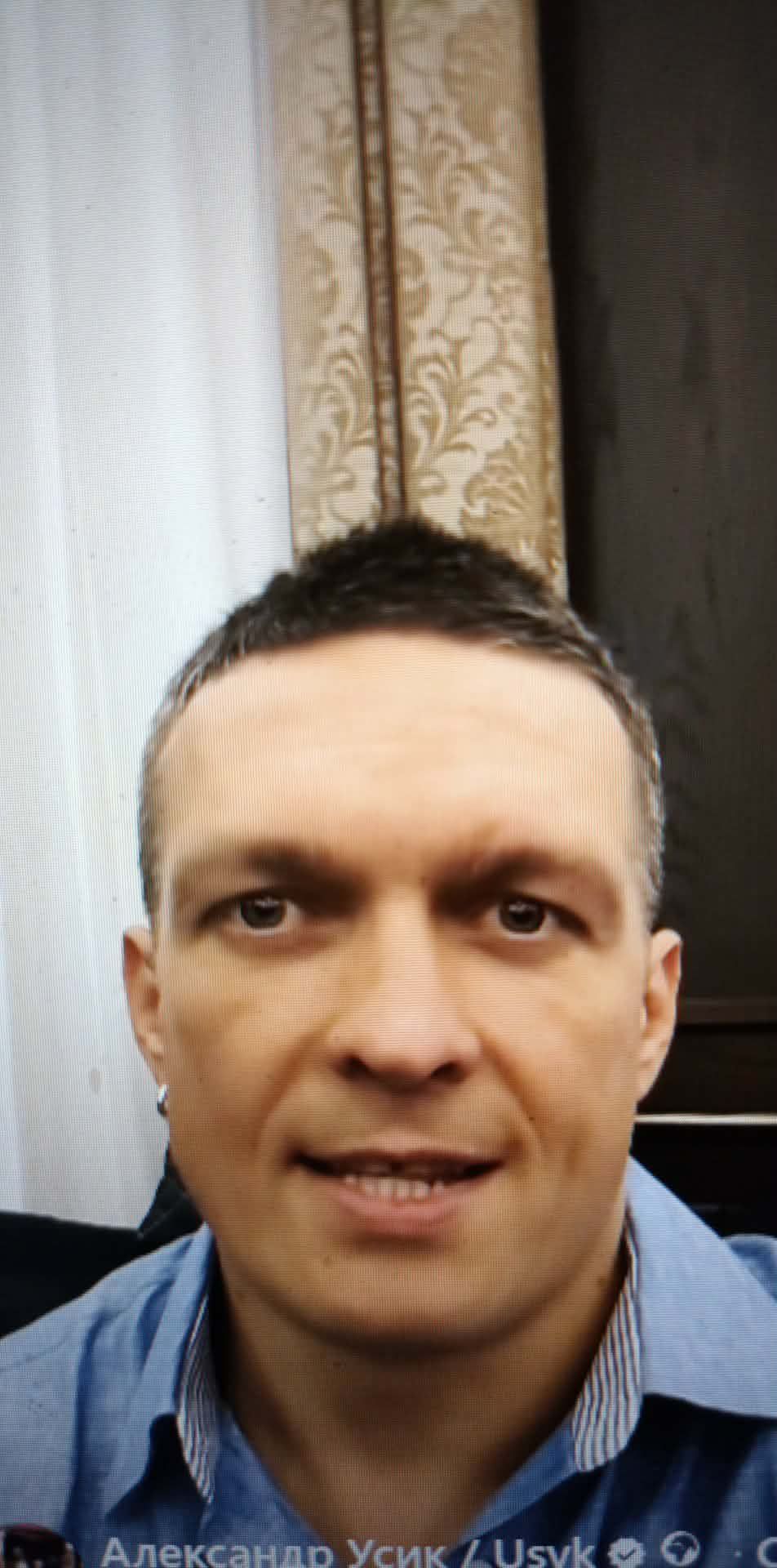 Олександр Усик: "Це свідоме рішення, яке, я впевнений, відкриє для мене нові можливості. Це не кінець історії. Продовження попереду".