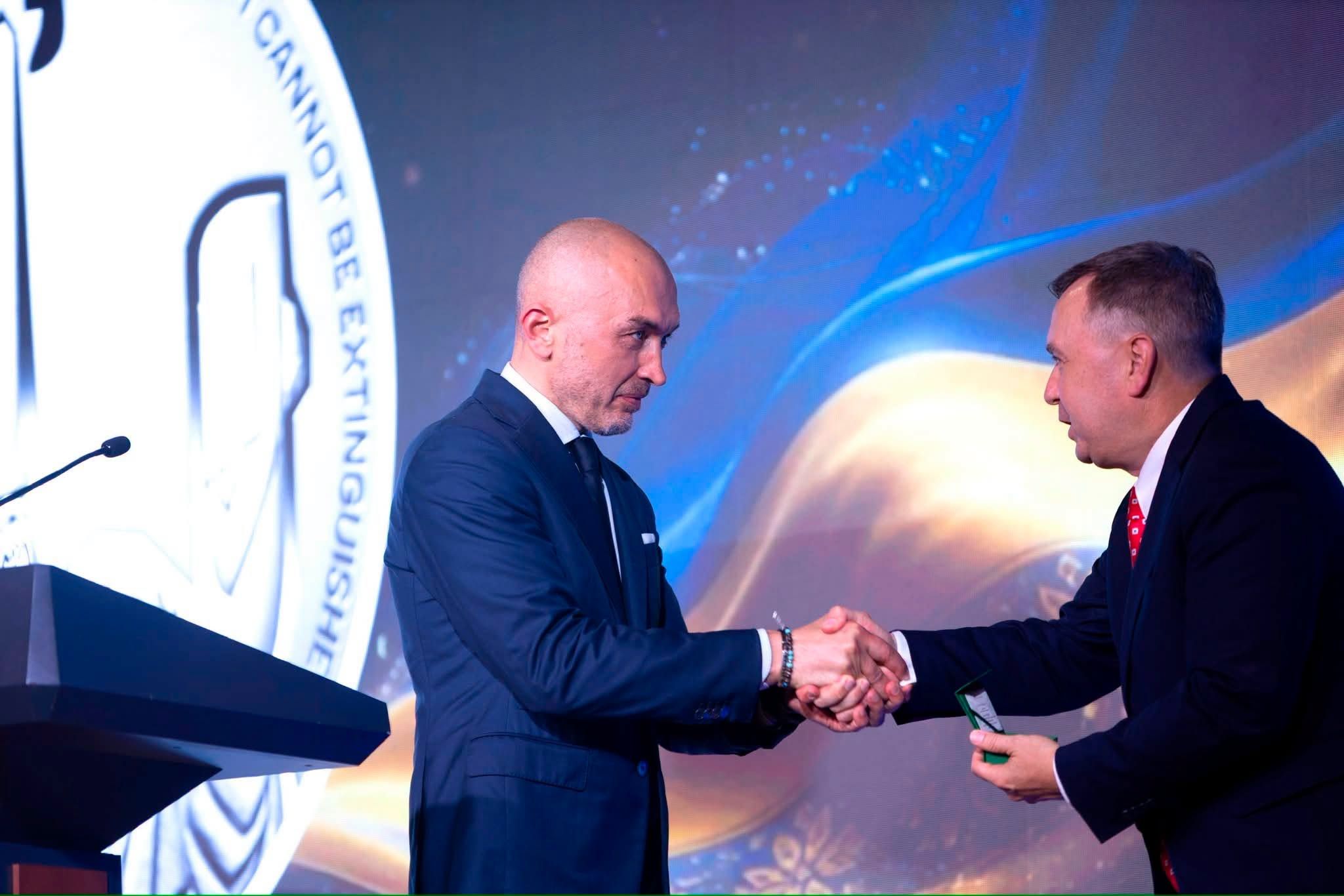 Нову монету презентував голова НБУ Андрій Пишний під час урочистостей Посольства США в Україні з нагоди ювілею проголошення незалежності Сполучених Штатів Америки.