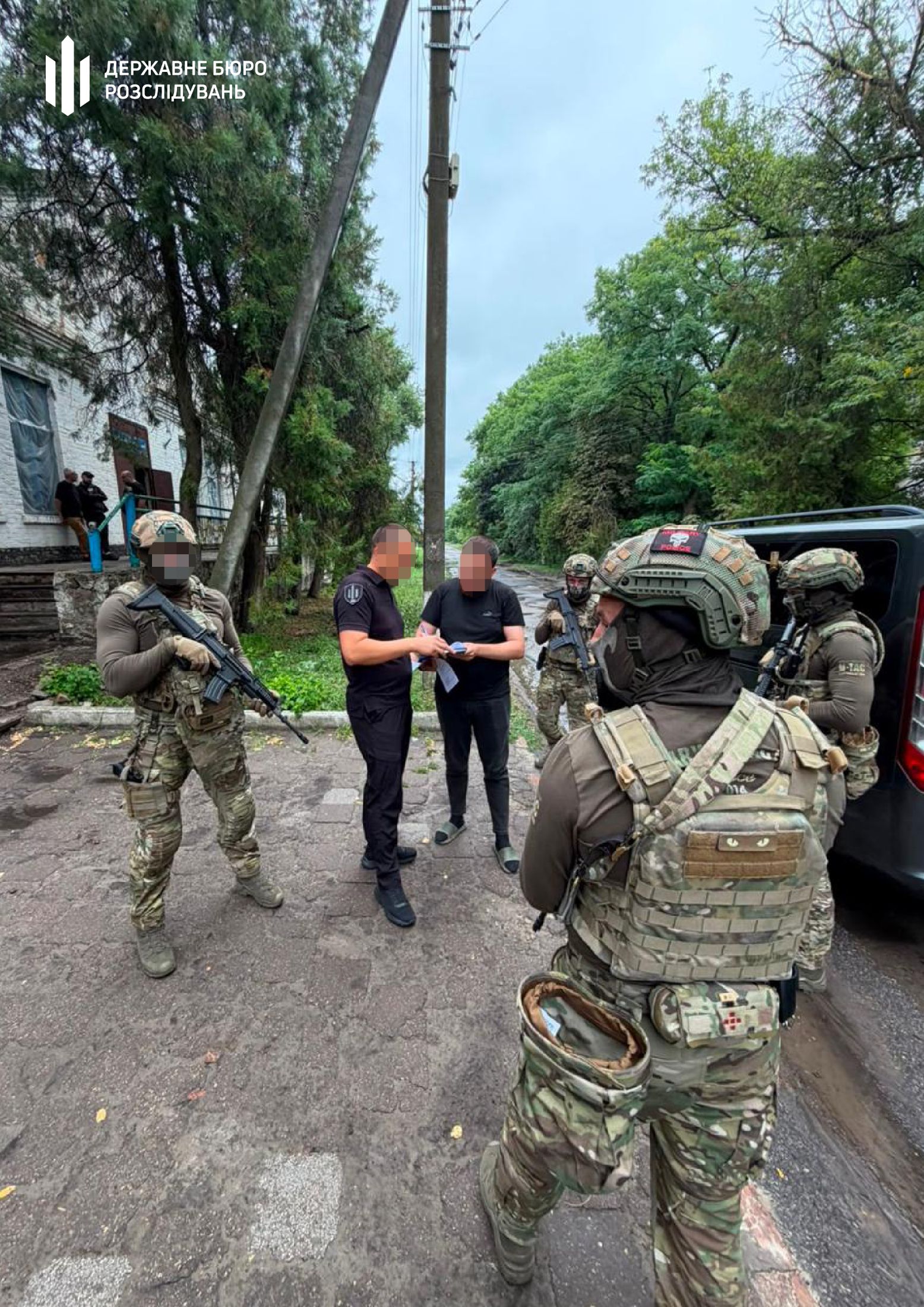 ДБР повідомило про підозру двом військовослужбовцям полку «Скеля» за жорстоке поводження з побратимами.