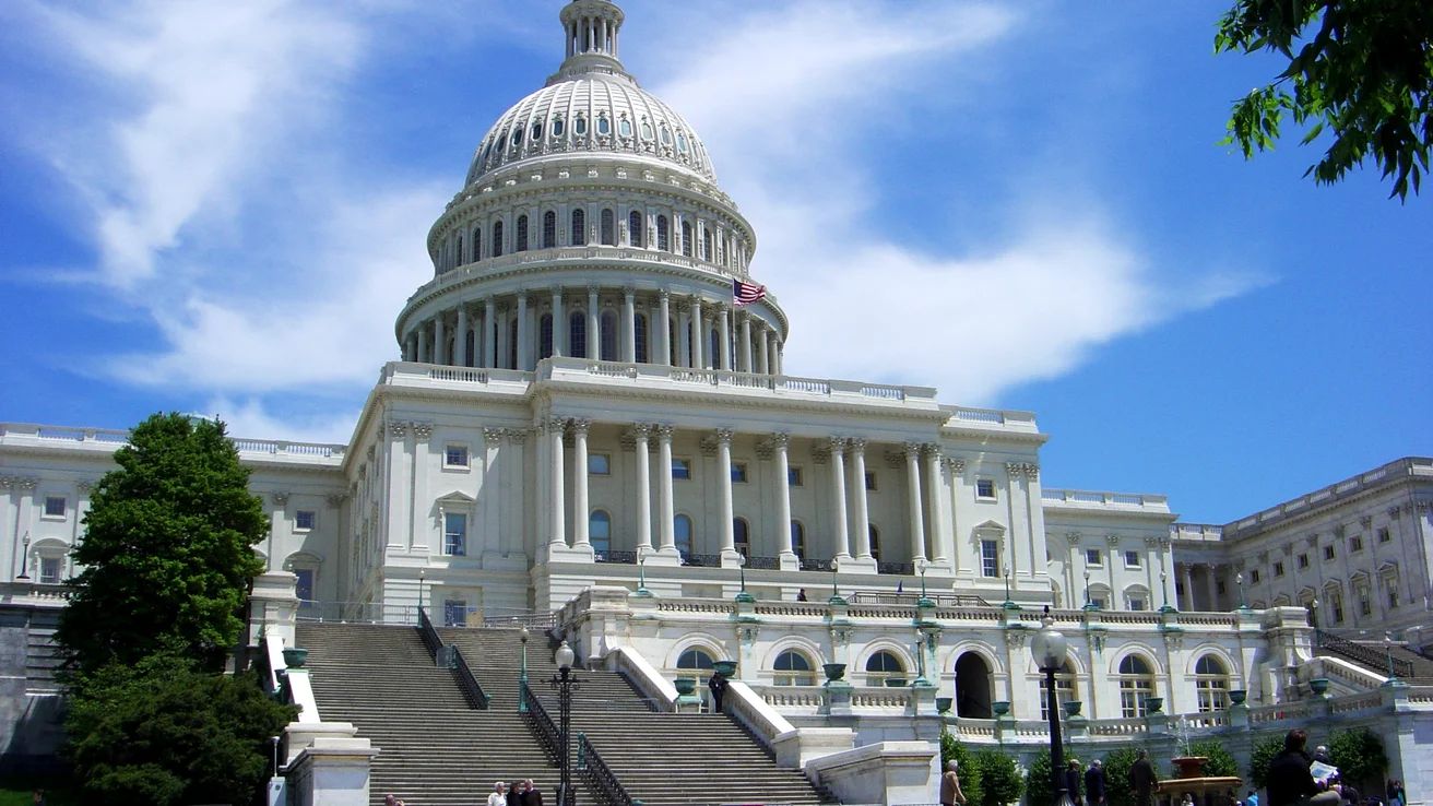 Сенат США ухвалив масштабні санкції проти енергетичного сектору росії; на черзі — Палата представників.