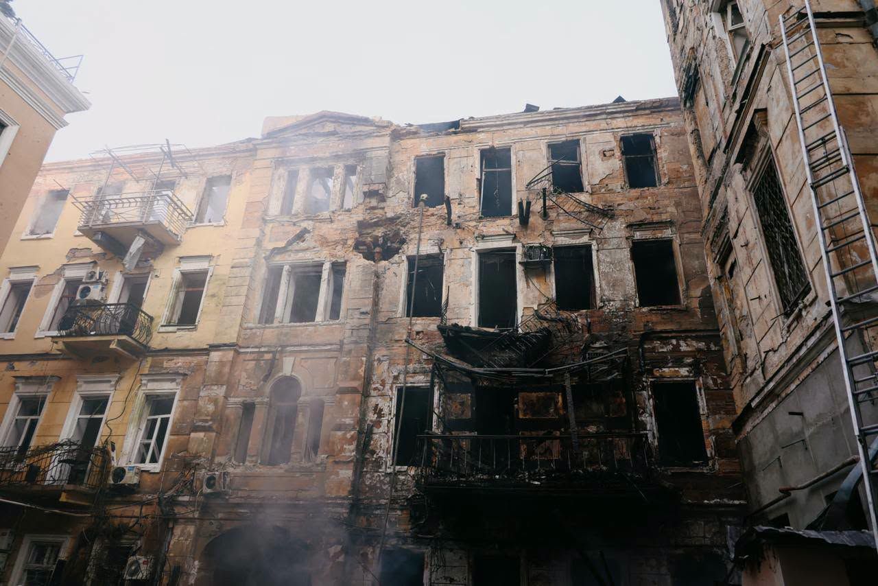 У частині Одеси після нічної масованої атаки РФ зникло світло.