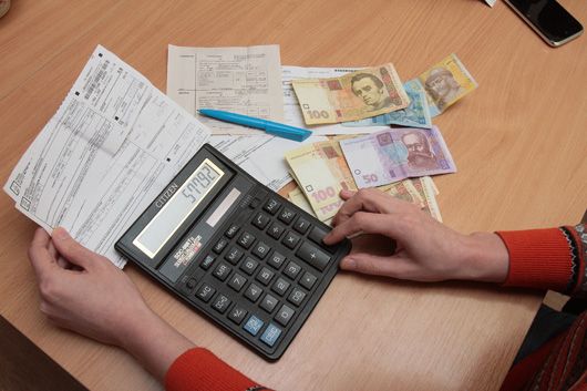 Все вище, і вище, і вище: в Україні знову зросли тарифи на «комуналку».