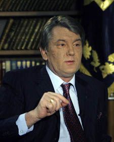 Віктор Ющенко: Повага до Конституцiї має переважити амбiцiї полiтичних сил